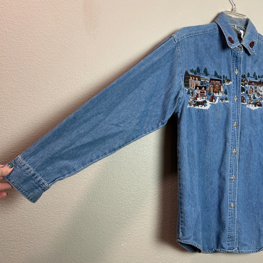 Bobbie Brooks Denim Shirt Women Small Blue Embroidered Christmas Winter Village - Picture 11 of 12